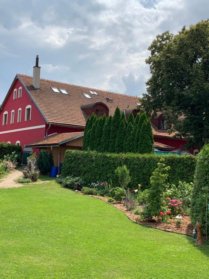 Hotel Penzion Tramky Vikýřovice エクステリア 写真